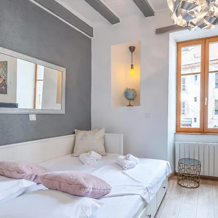 Apartmán La Tour Medievale Au Centre Annecy